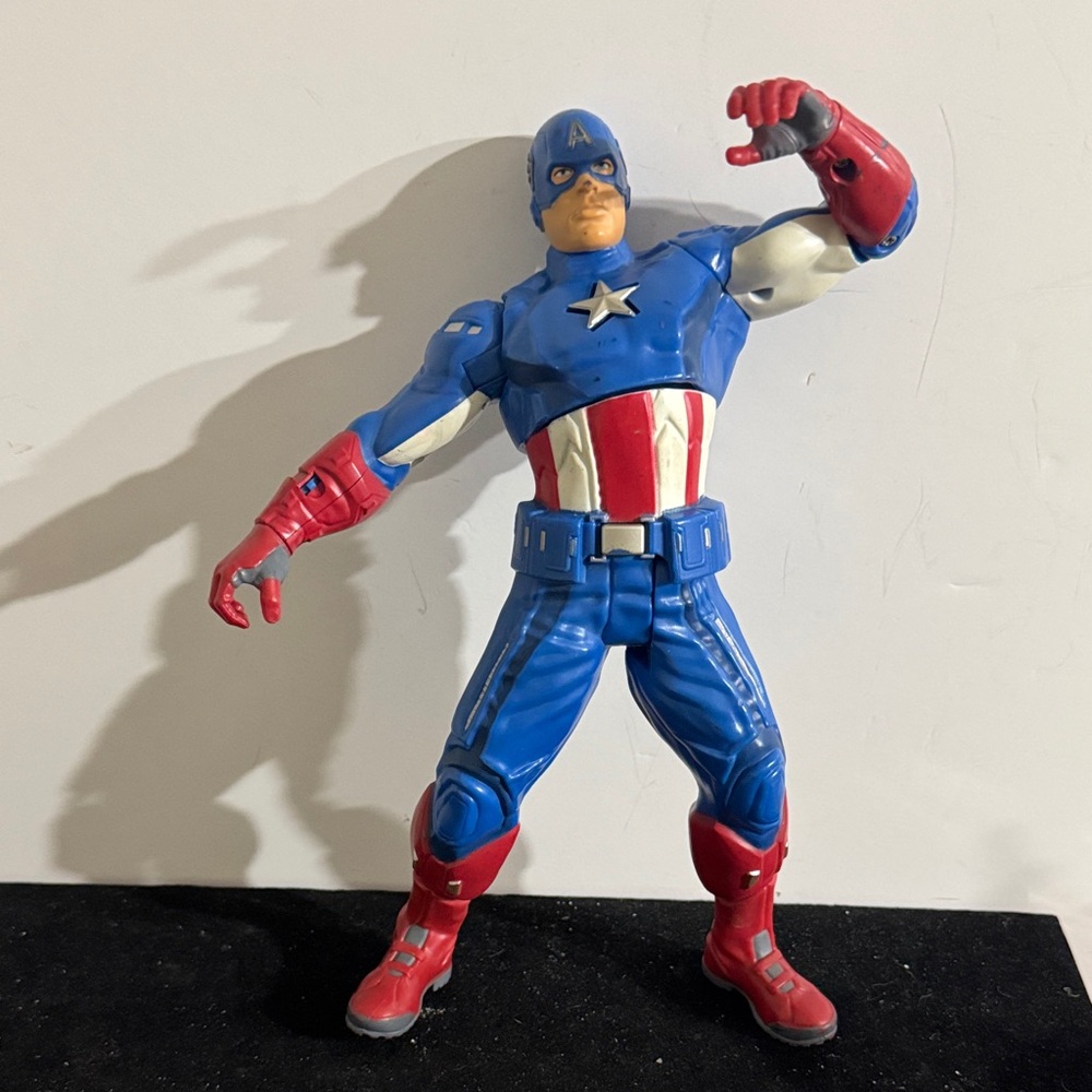 2012 MARVEL CAPTAIN AMERICA 10" TALKING (PUSH BUCKLE) ACTION FIGURE #4418